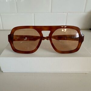 Elisa Johnson | Jane in Light Brown Tortoise